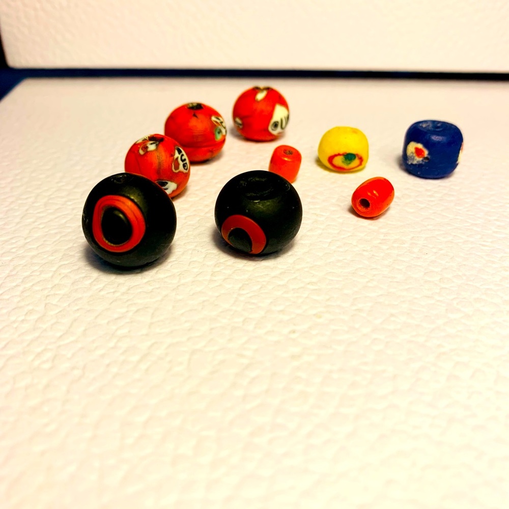 Assorted Glass Beads - Picture 3 of 8
